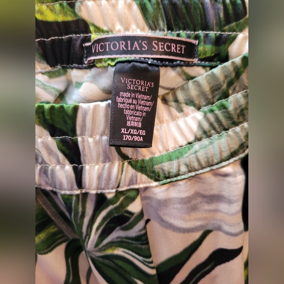Victoria's Secret Palm Print PJ Pants - Picture 4 of 5